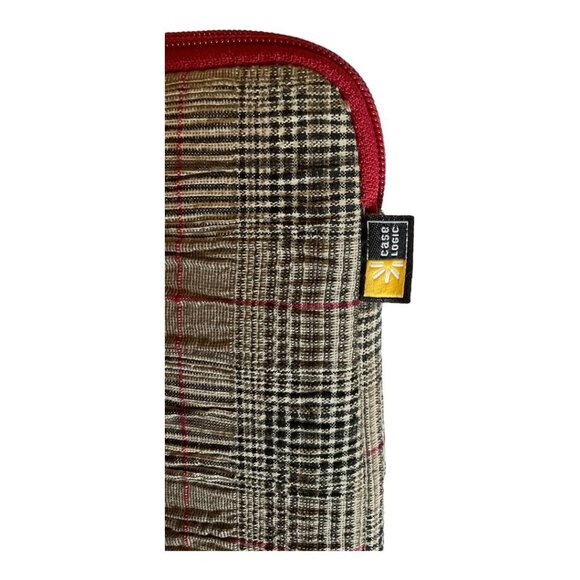 Case Logic Plaid Neoprene Lined iPad Sleeve 11" x 9" - Picture 3 of 5